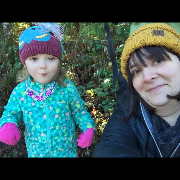 Meet your Posher, Anya - Picture 2 of 2